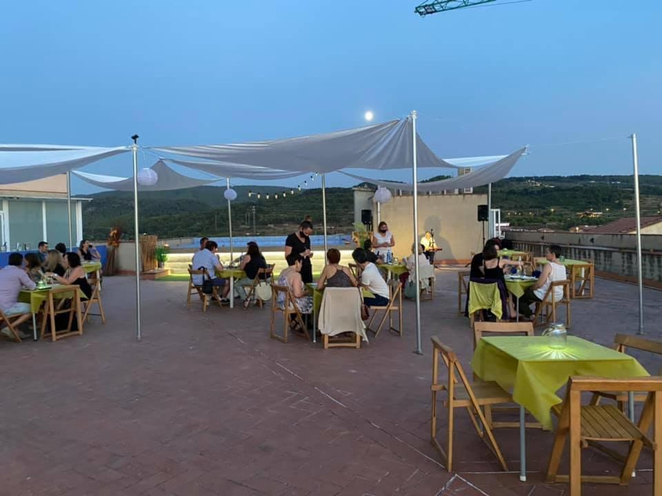 Hotel Fonda Neus Sant Sadurni d'Anoia Exterior foto