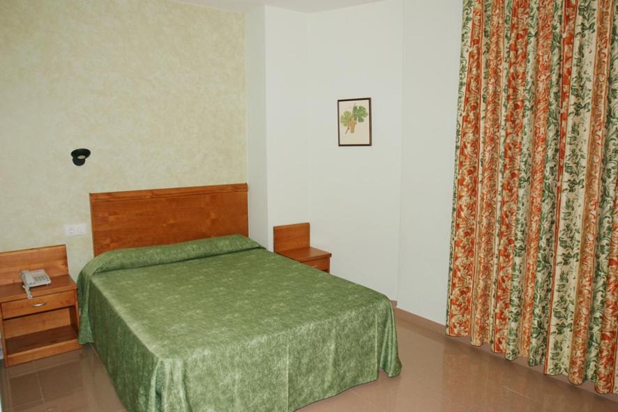 Hotel Fonda Neus Sant Sadurni d'Anoia Exterior foto