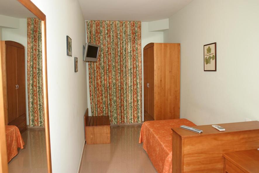 Hotel Fonda Neus Sant Sadurni d'Anoia Exterior foto