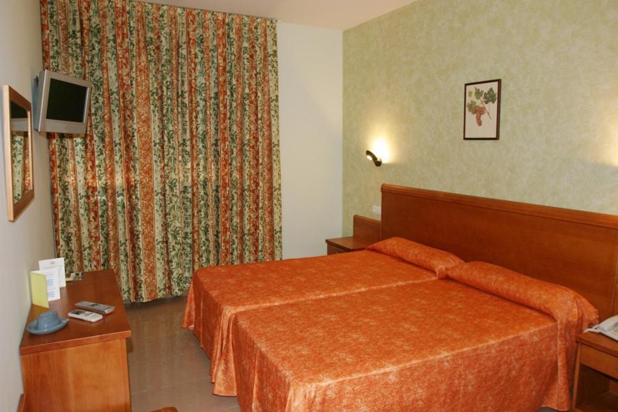 Hotel Fonda Neus Sant Sadurni d'Anoia Quarto foto