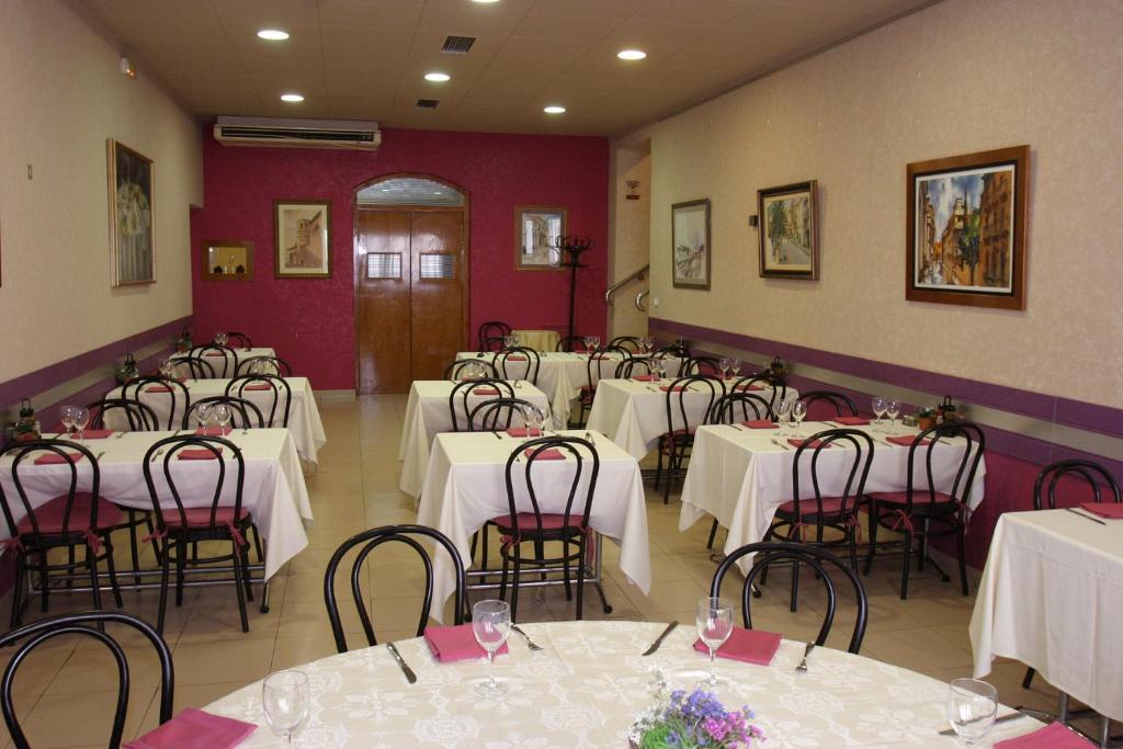 Hotel Fonda Neus Sant Sadurni d'Anoia Exterior foto